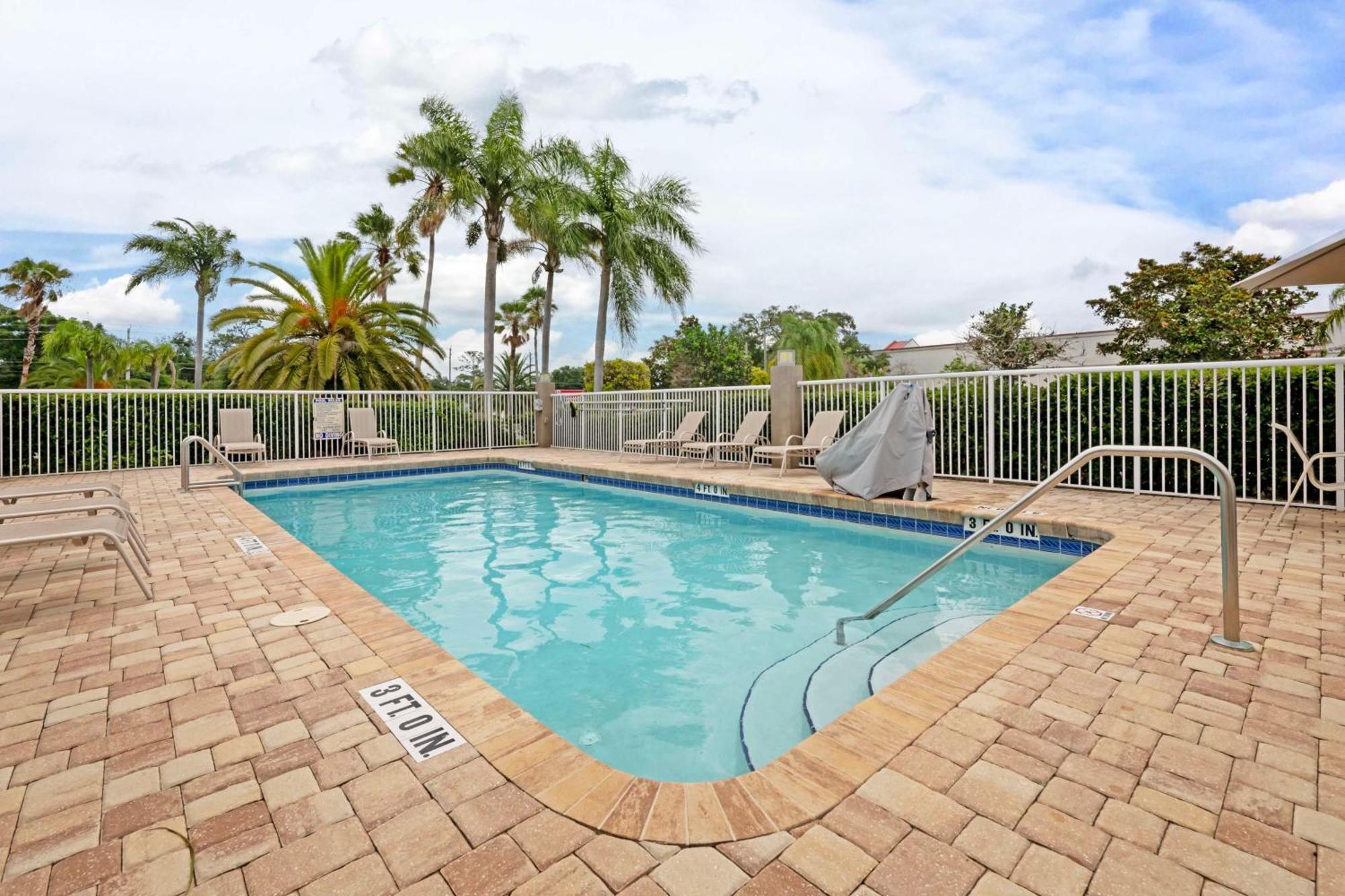 Best Western Edgewater Inn Bagian luar foto
